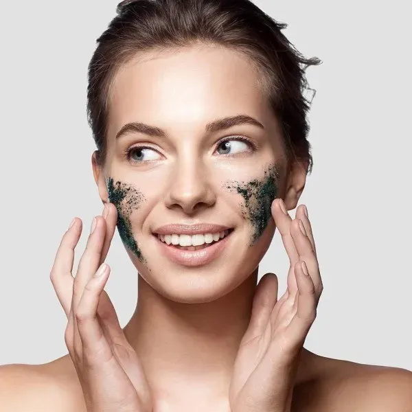 ماسک اسکراب زغال و شکر سیاه فریمن ا Freeman Charcoal and Black Sugar Polish Mask Scrub